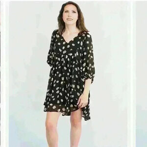 Umgee babydoll dress with balloon sleeves. NWT. Size Large